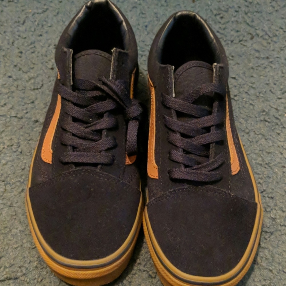 Vans size 6y brand new